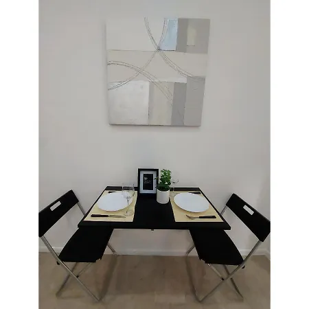 Lee Apartment